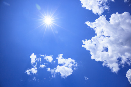 照りつける太陽　紫外線　UV対策
