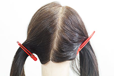 セミロング～ロングヘア　髪全体を8：2の割合で二つに分ける