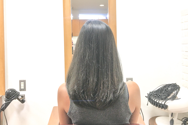 女性　髪質改善トリートメント　施術後　サイドアングル